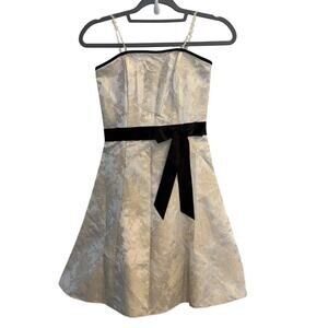 Jessica McClintock for Gunne Sax Size 1/2 White Dress Etched Flowers Black Trim